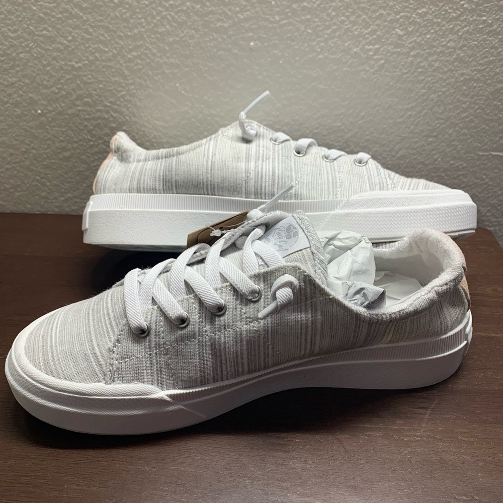 Women’s Roxy Rae Walk Shoes size 8.5 (usa)